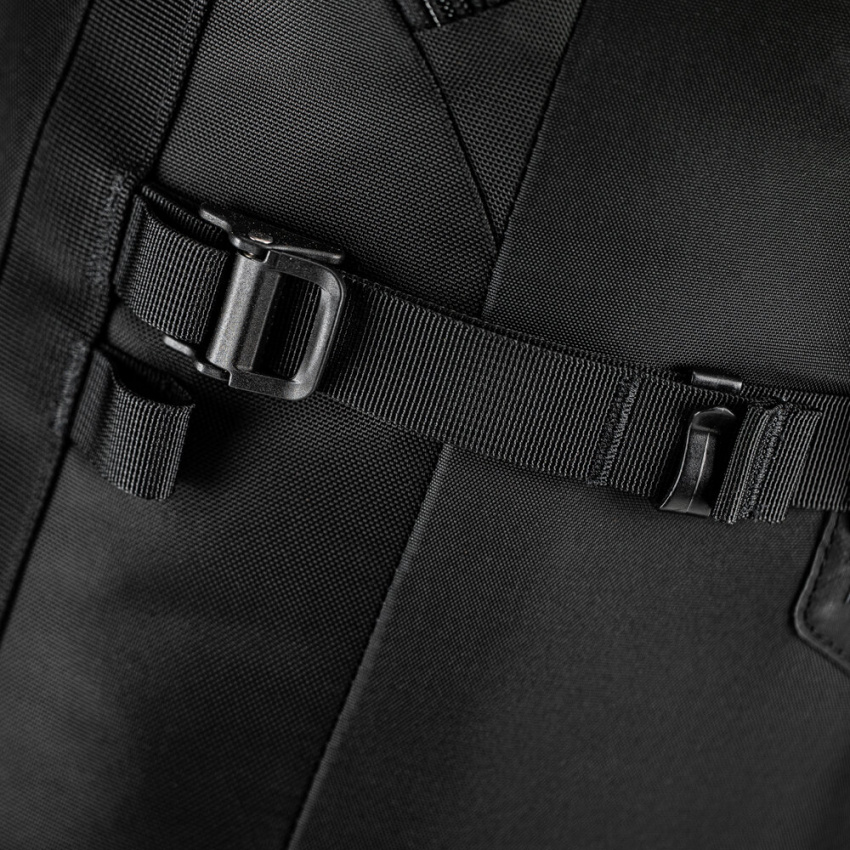 KRIEGA R22 RYGGS�CK